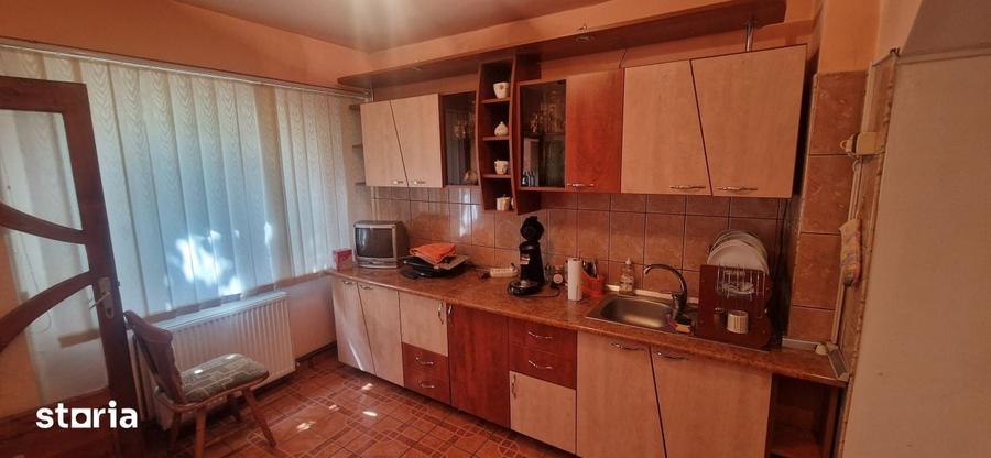 Apartament 3 camere, 77 mp, zona Pelendava - 1