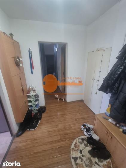 Apartament cu 3 camere decomandat în Crângași