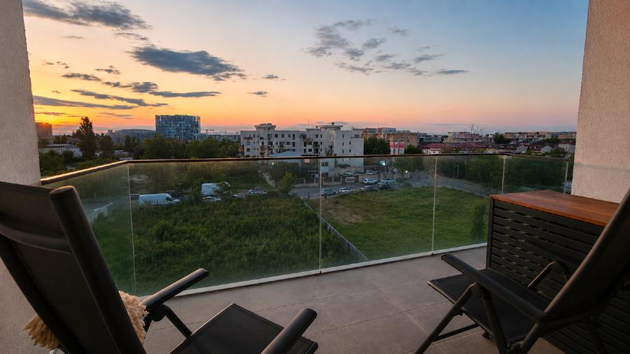 Apartament cu 3 camere decomandat, mobilat în Străulești