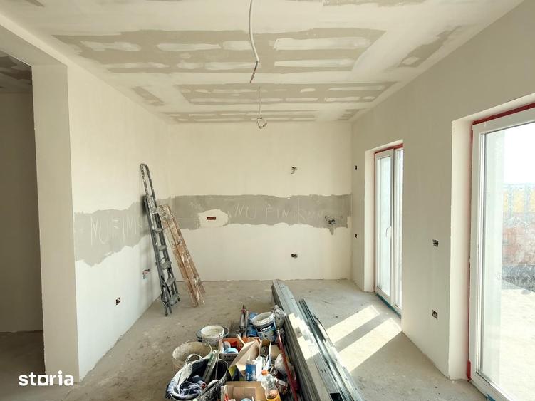 Apartament cu 4 camere în Torontalului