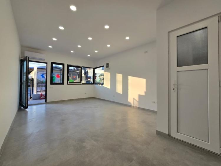 Spatiu comercial central Balotesti, 21.3 mp, curte 25mp, complet renovat - 1