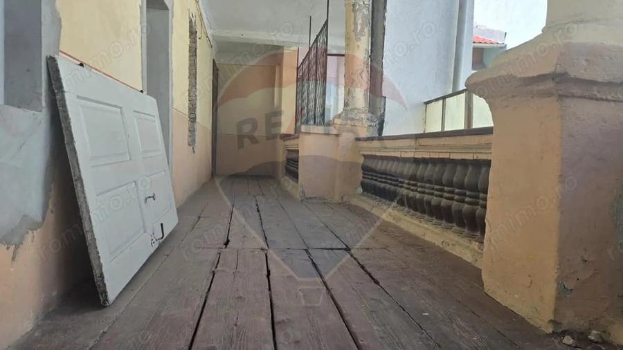 Casă cu 3 camere cu Teren 847 Mp în Central
