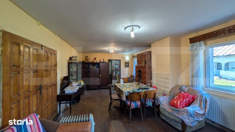 Casă cu 7 camere cu Teren 1656 Mp în Hulubești