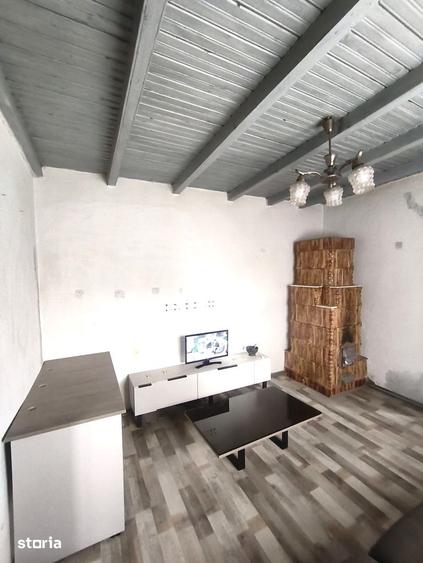 Casă cu 3 camere semidecomandat cu Canalizare în Călugăreni