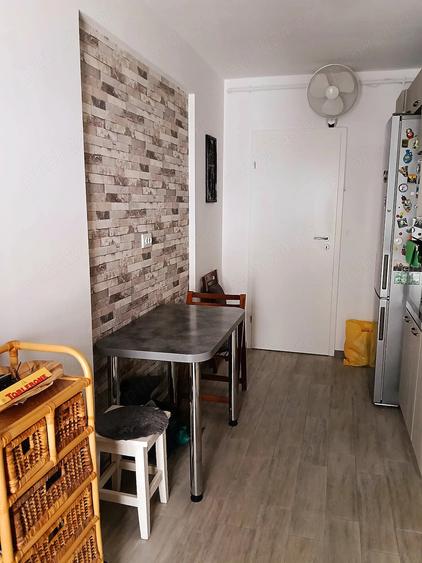 Apartament cu 2 camere decomandat în Titan