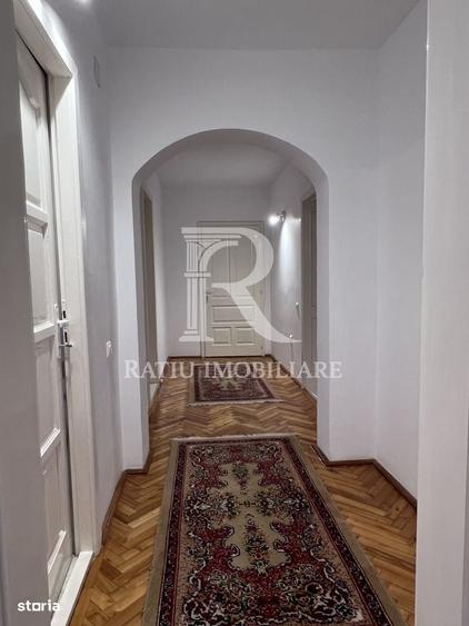 Apartament cu 3 camere în Central