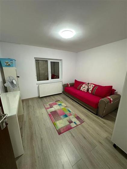 Apartament cu 3 camere decomandat, mobilat în Central