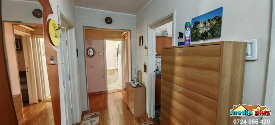 Apartament cu 4 camere semidecomandat în Mazepa 1