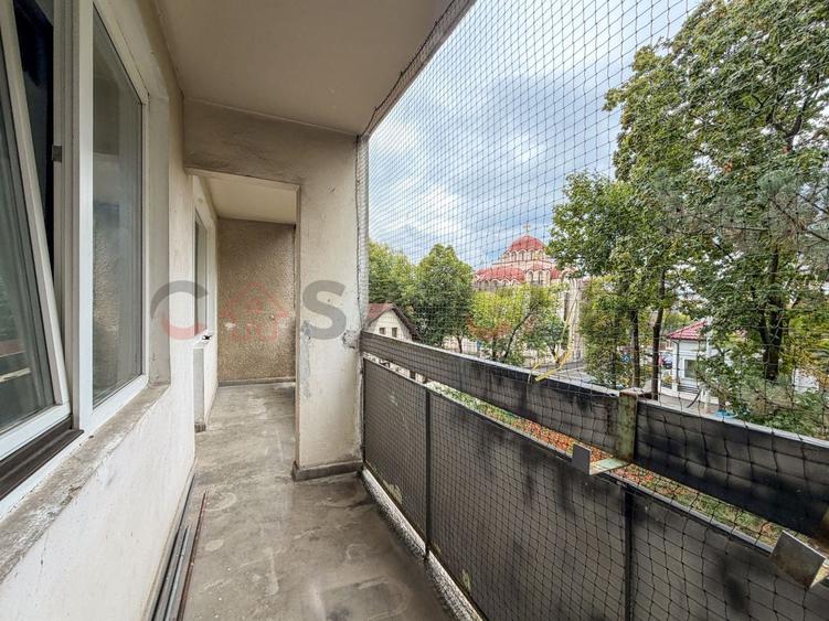 Apartament cu 3 camere semidecomandat, mobilat în Gheorgheni