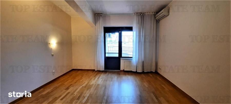 Apartament cu 4 camere în Aviatorilor