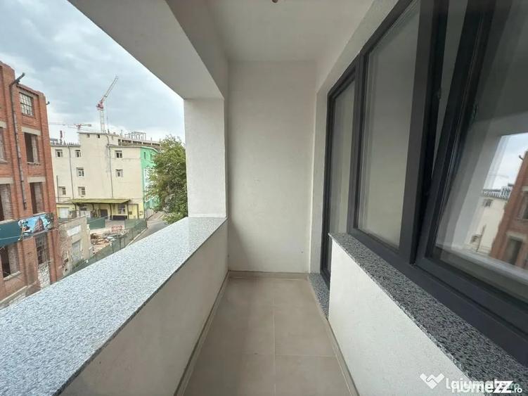 Apartament cu 3 camere decomandat în Nerva Traian