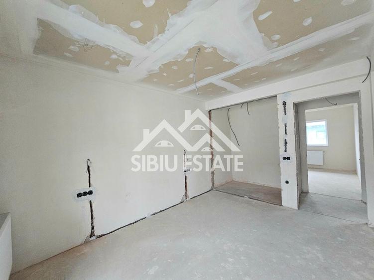 Duplex cu 4 camere cu Canalizare în Șelimbăr
