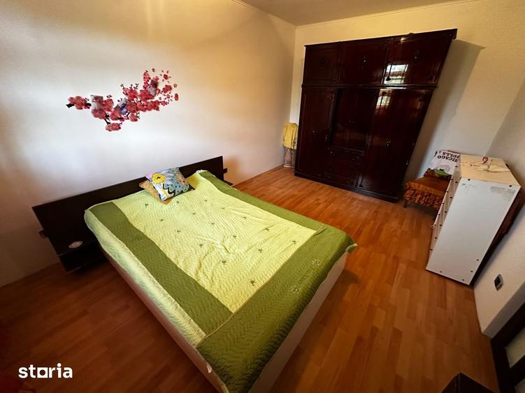 Casă cu 6 camere cu Teren 2000 Mp în Nănești