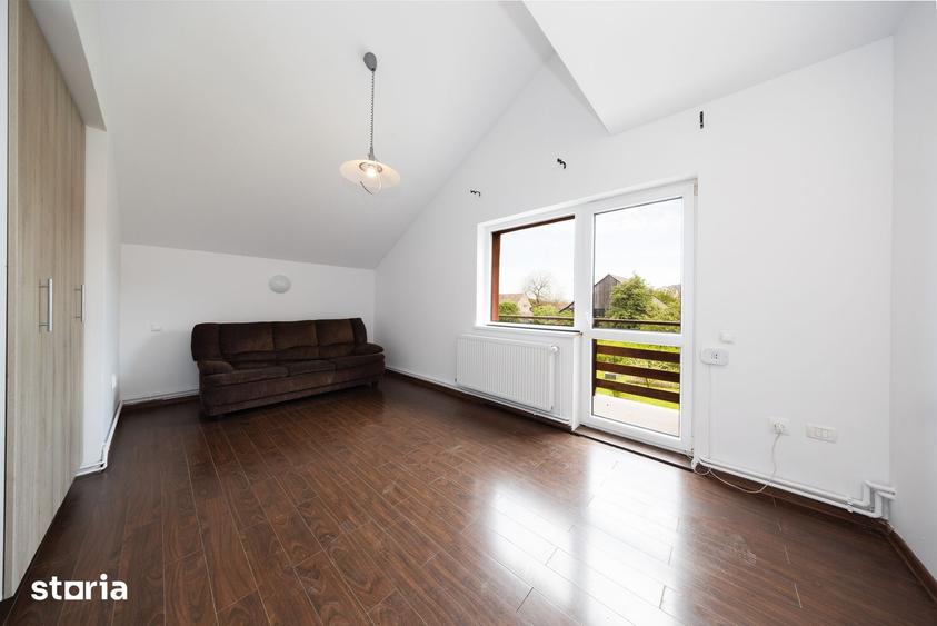 Casă cu 10 camere cu Teren 630 Mp în Bunloc