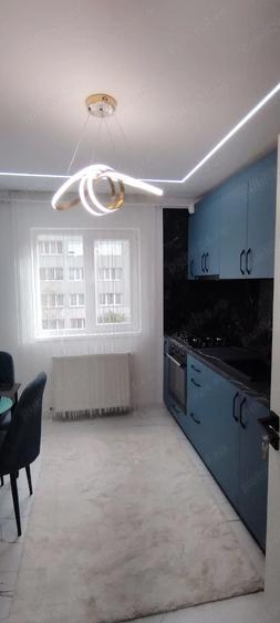 Apartament cu 3 camere decomandat în Șagului