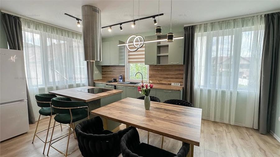 Apartament cu 4 camere în Central