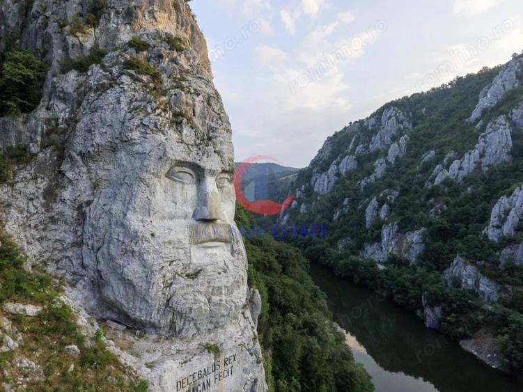 Teren de 3400 mp, în Central