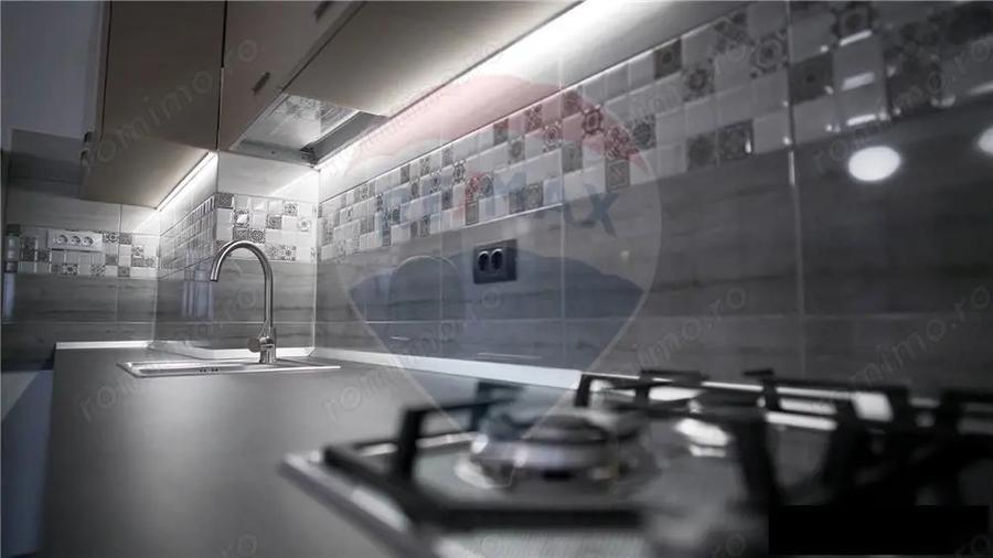 Apartament cu 3 camere decomandat, mobilat în Palat