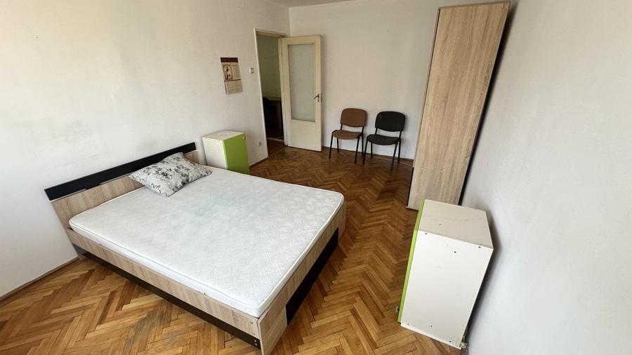 Apartament cu 4 camere, mobilat în Vasile Aaron