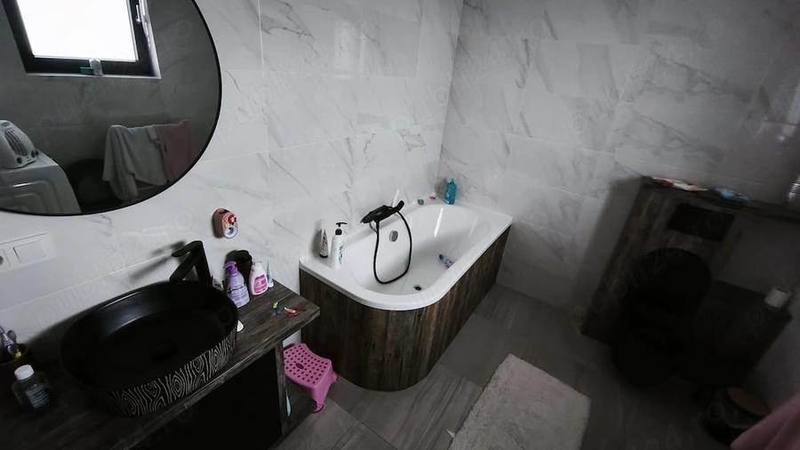 Casă cu Teren 320 Mp în Central