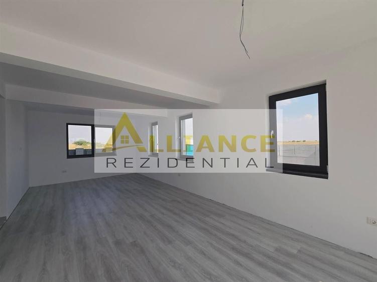Vila individuala- 4 camere- panouri solare- 800m de STV - 3