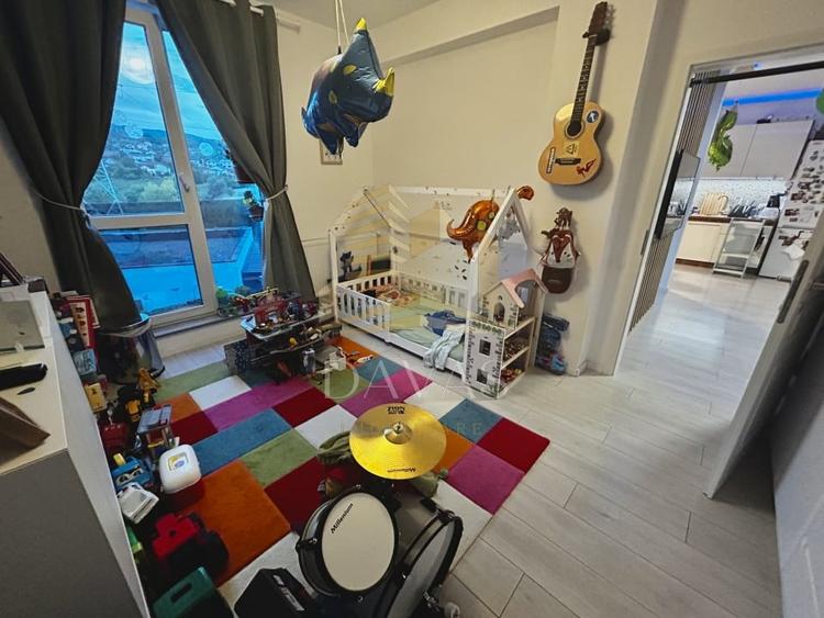 Apartament cu 2 camere semidecomandat, mobilat în Borhanci