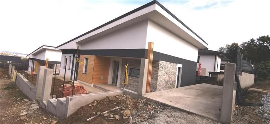 Casă individuală cu 4 camere cu Teren 380 Mp în Bârnova