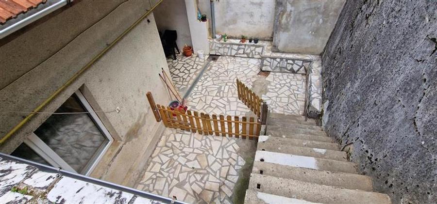 Casă individuală cu 5 camere cu Canalizare în Lendt