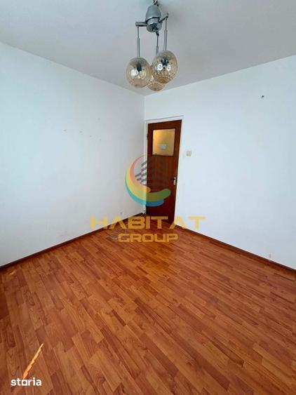 Apartament cu 3 camere semidecomandat în Titan