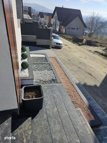 Casă cu 5 camere cu Teren 390 Mp în Șura Mare