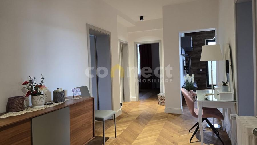 Apartament de închiriat | 4 camere, 2 băi | Central, zona UMF - 3