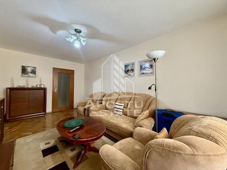 Apartament cu 3 camere semidecomandat, mobilat în Olimpia-Stadion