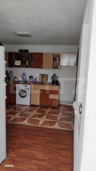 Casă cu 4 camere în Sănătești