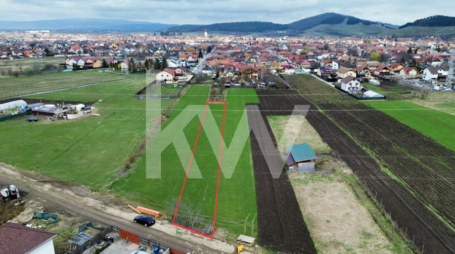 Teren agricol intravilan de 2112 mp, în Sânpetru