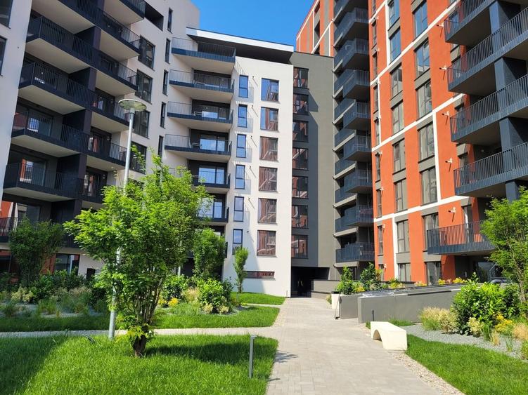 Apartament cu 3 camere decomandat în Theodor Pallady