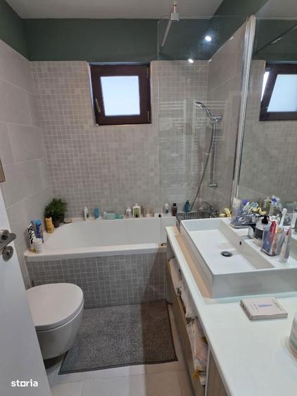 Apartament cu 4 camere în Sisești
