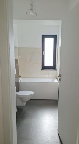 Garsonieră decomandată în Est