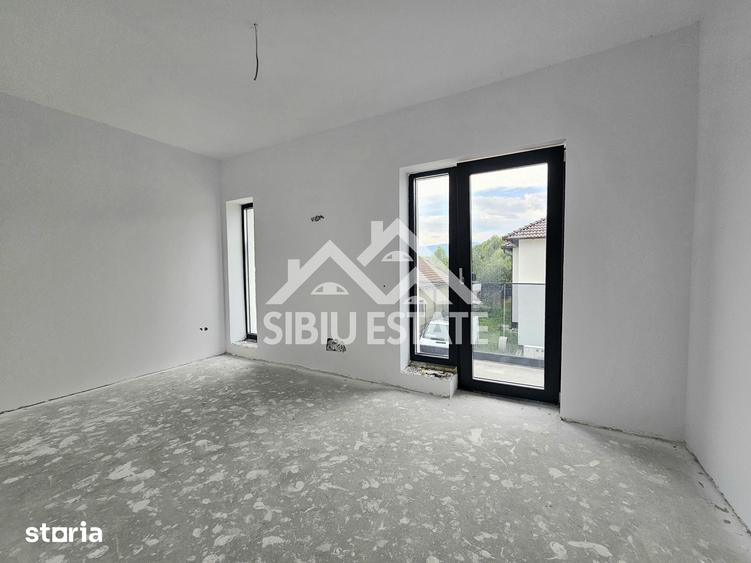 Casă cu 4 camere cu Teren 500 Mp în Central