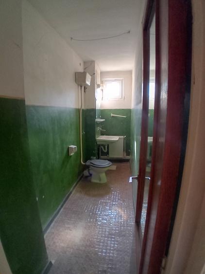 Apartament cu 3 camere decomandat în Calea Romanului