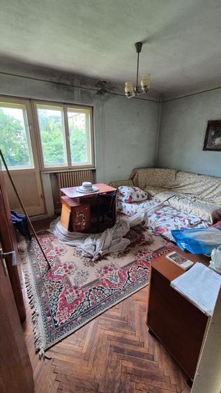 Casă individuală cu 6 camere cu Garaj în Cetate