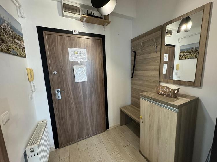 Apartament cu 2 camere semidecomandat, mobilat în Nord