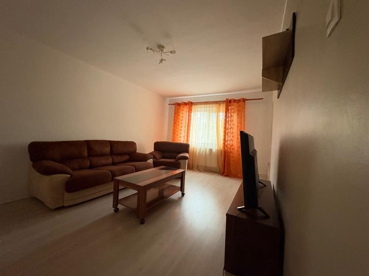 Apartament cu 2 camere decomandat în Spitalului