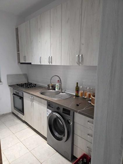 Casă cu 4 camere cu Teren 10000 Mp în Coada Izvorului