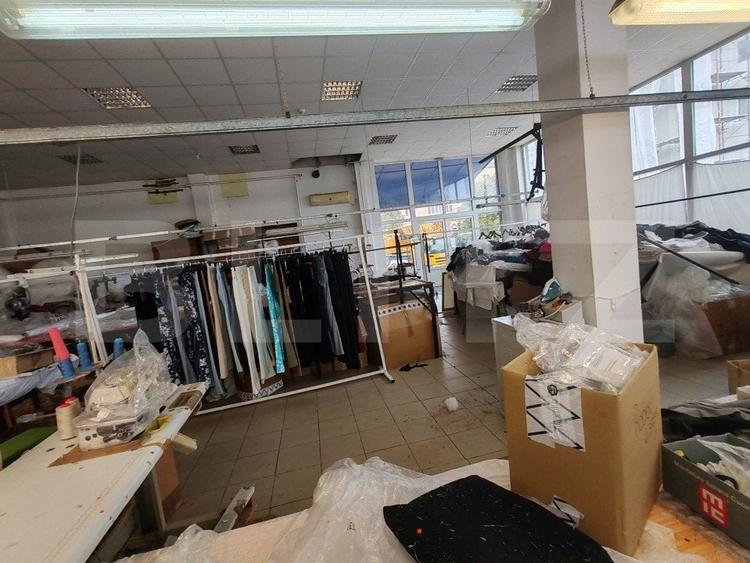 Spațiu comercial, de 400 mp, în Jibou