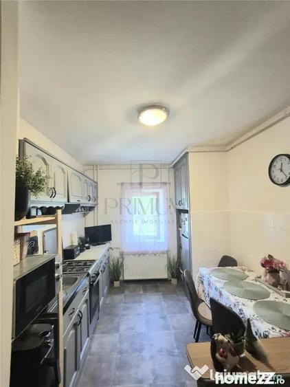 Apartament cu 2 camere semidecomandat în Dâmbovița