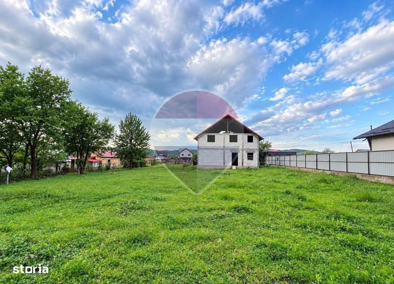 Casă cu 4 camere în Petricica
