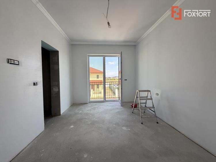Duplex cu 5 camere cu Canalizare în Dumbrăvița