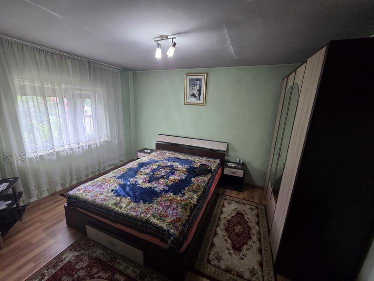 Casă individuală cu 3 camere cu Canalizare în Central