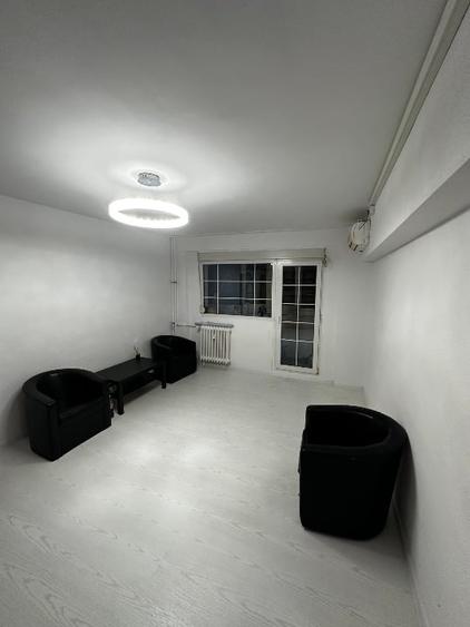 Apartament cu 3 camere semidecomandat în Dorobanți