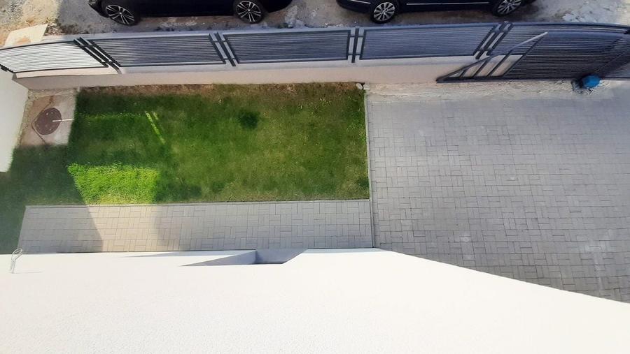 Duplex cu 6 camere cu Canalizare în Europa